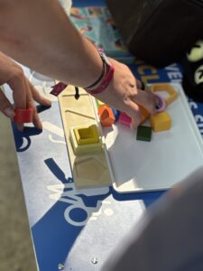 Public participant a une action de sensibilisation portée par Cap Access